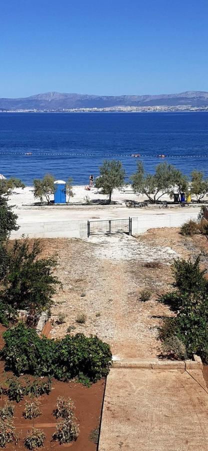 Apartments Zvonimir,Place By The Sea Mirce المظهر الخارجي الصورة