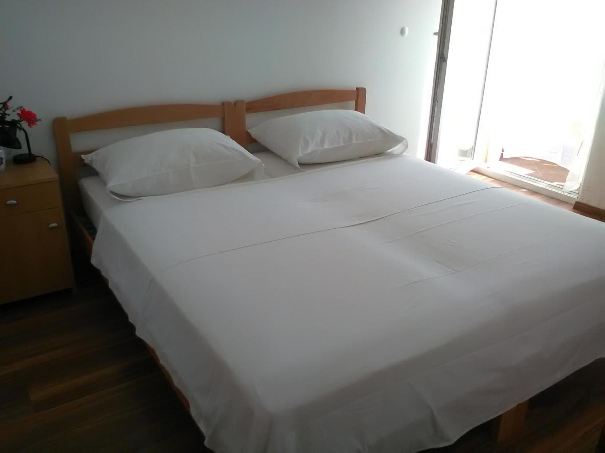 Apartments Zvonimir,Place By The Sea Mirce المظهر الخارجي الصورة