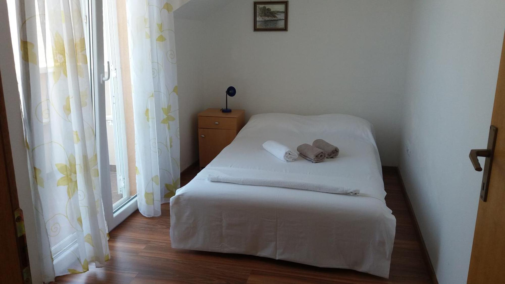 Apartments Zvonimir,Place By The Sea Mirce المظهر الخارجي الصورة