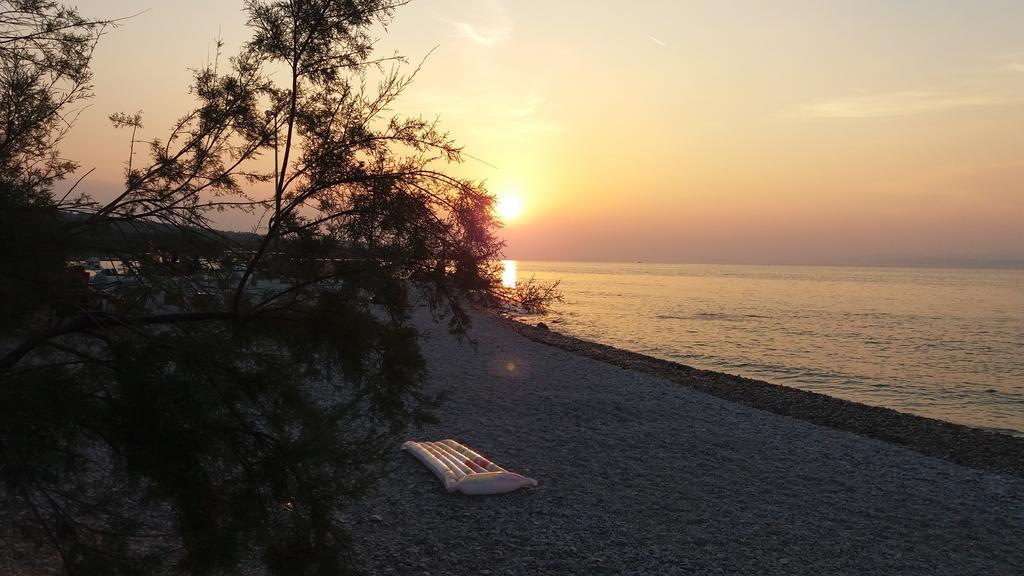 Apartments Zvonimir,Place By The Sea Mirce المظهر الخارجي الصورة